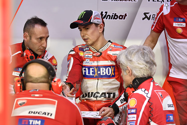 jorge-lorenzo-motogp-losail-2017-364.jpg
