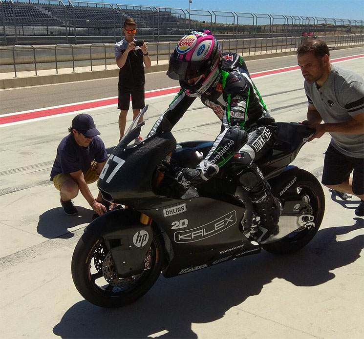 Alex Marquez Prueba La Nueva Triumph Kalex Moto2 En Aragon Con La Ecu De Competicion