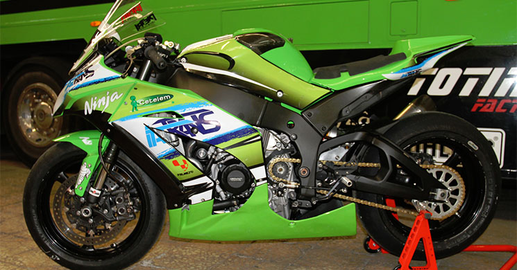 /kawasaki-ninja-z10r-pietri.jpg