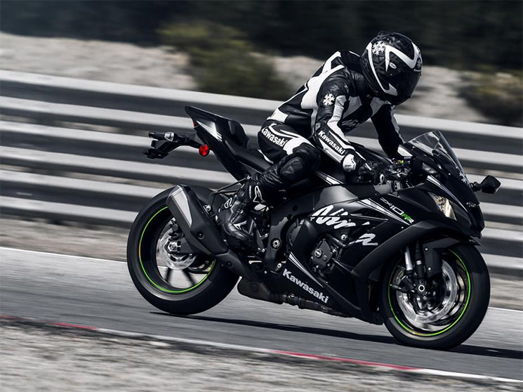 kawasaki-ninja-zx10rr-2018-2.jpg