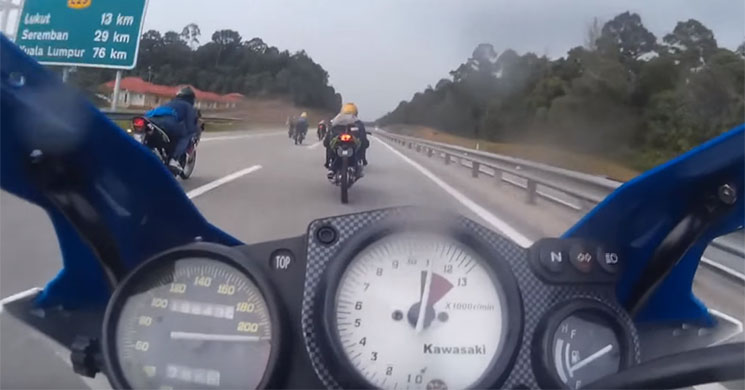 kawasaki-speedo.jpg