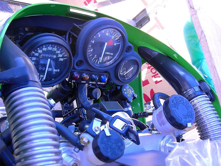 kawasaki-zx750-1990-2.jpg