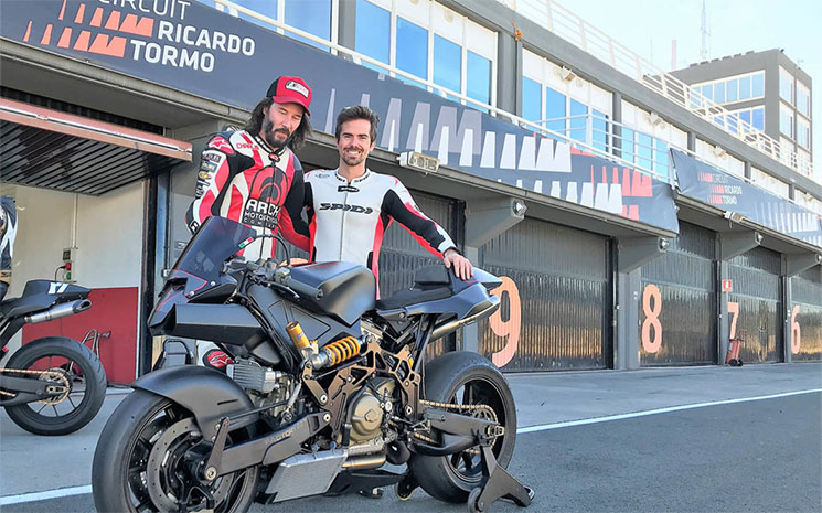 keanu-reeves-nico-terol-21233.jpg