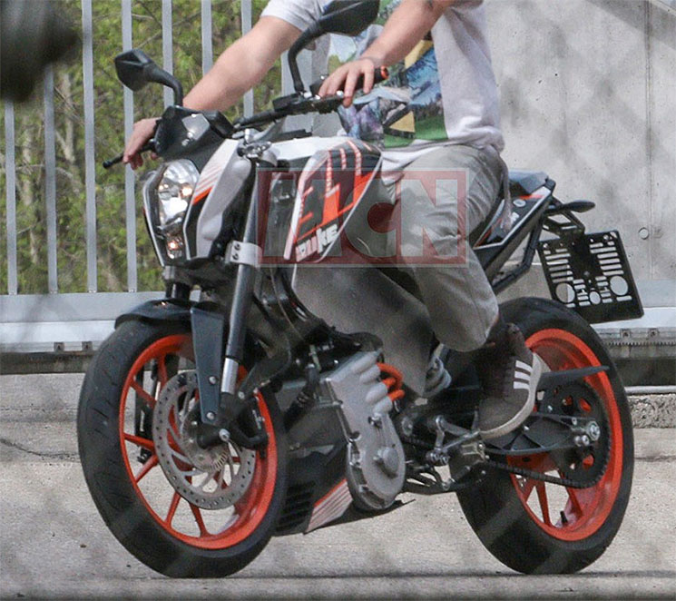 ktm-duke-electrica-2.jpg