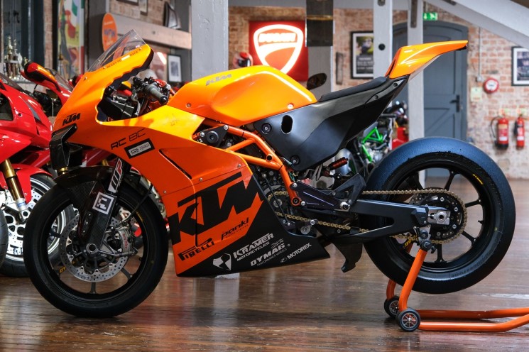 KTM RC 8C