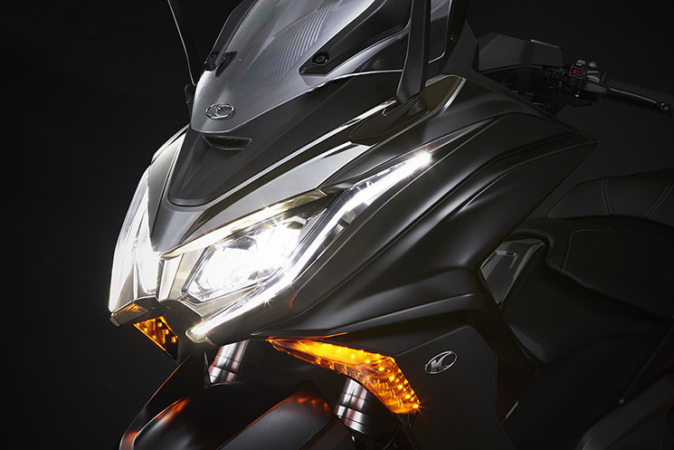 /kymco-ak550-4.jpg