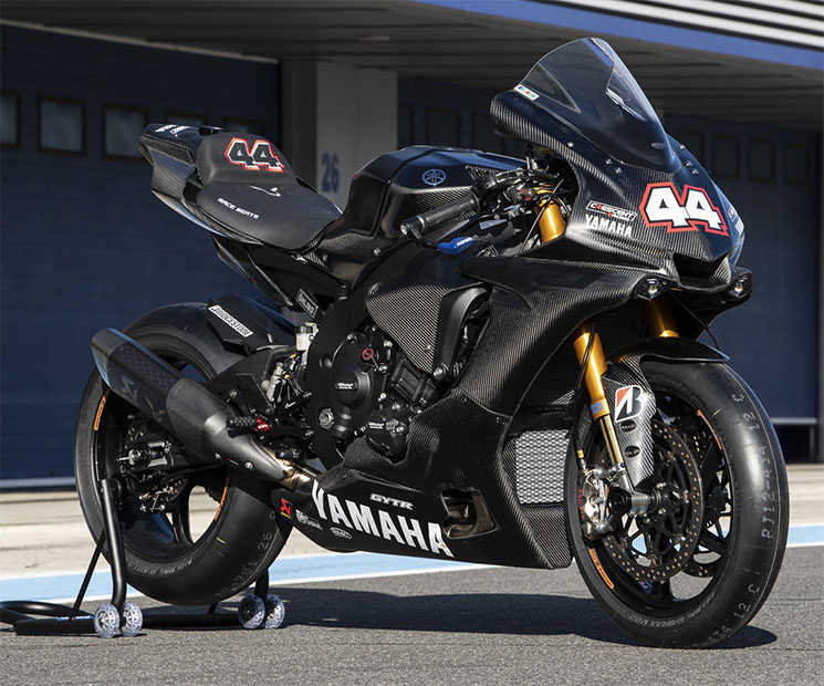 lewis-hamilton-yamaha-r1