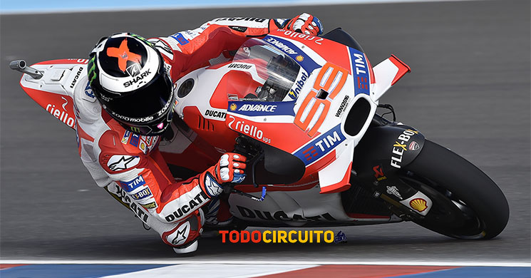 /lorenzo-ducati-desmosedici(1).jpg