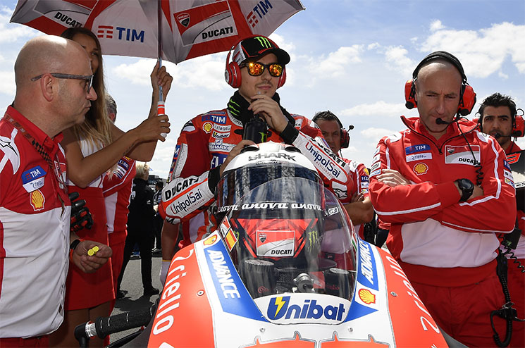 lorenzo-ducati-motogp-2017-252.jpg
