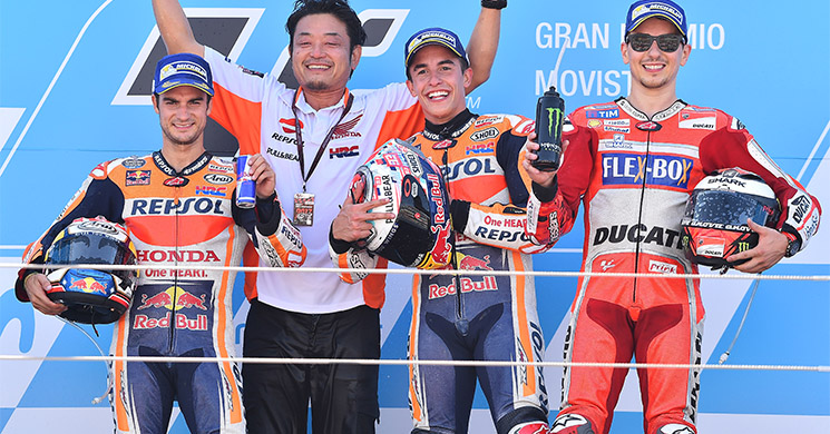 lorenzo-marquez-pedrosa-podio.jpg
