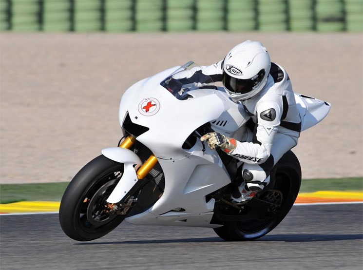 lorenzo-motogp-test-yamaha-2007.jpg