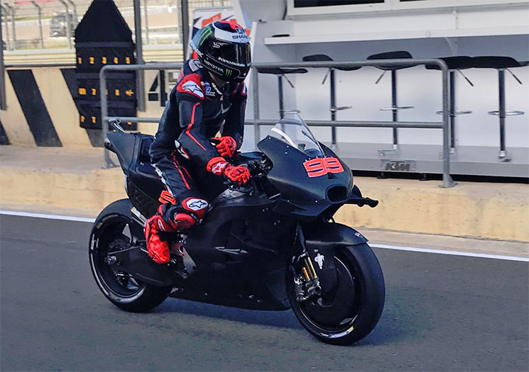 lorenzo-motogp-valencia-test-2.jpg
