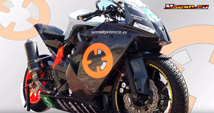 maeso-supertwin-3.jpg