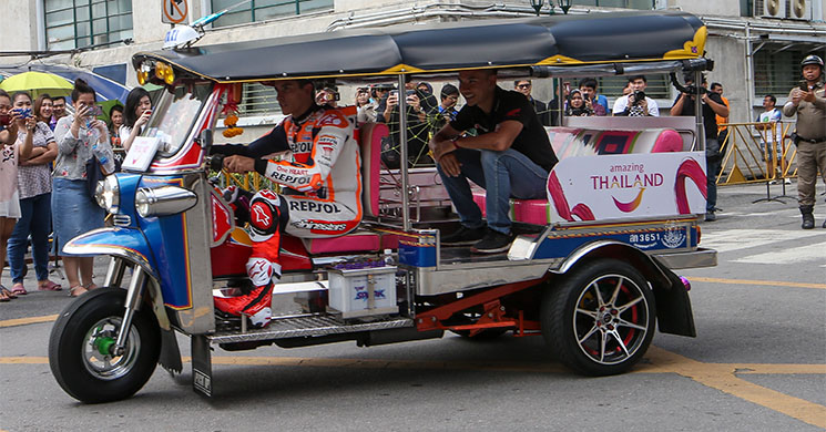 marc-marquez-tuktuk.jpg