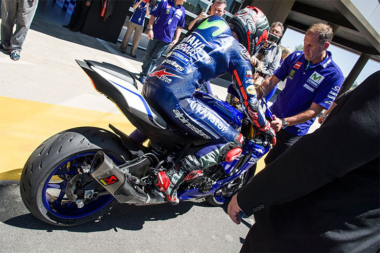 maverick viales yamaha r1