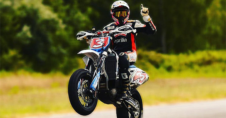 max-biaggi-supermoto-54543.jpg