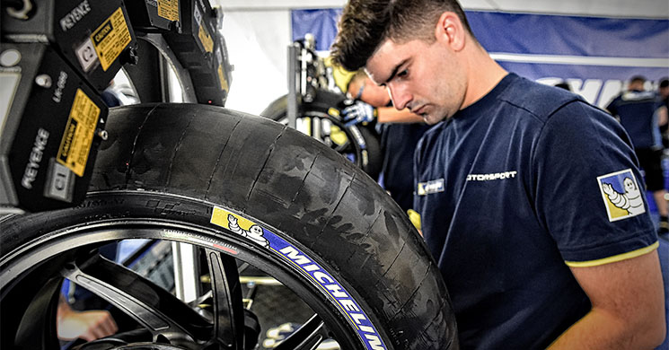 michelin-motogp-taller.jpg