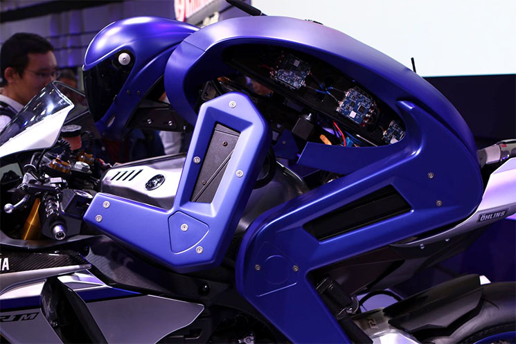 motobot-yamaha-2.jpg