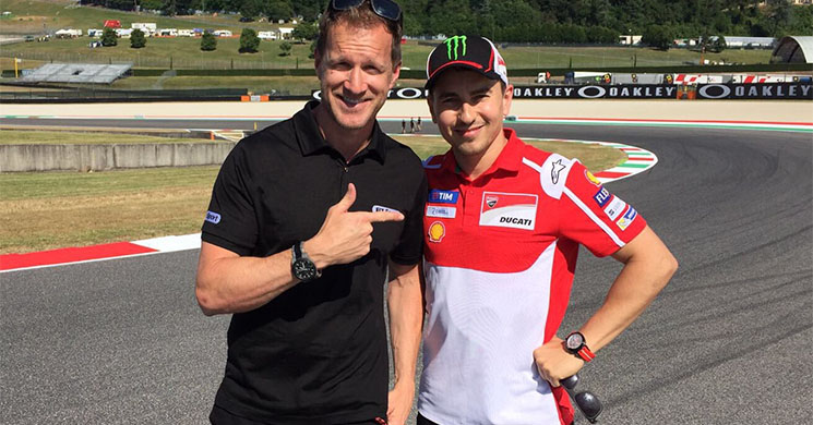 /neil-hodgson-jorge-lorenzo.jpg
