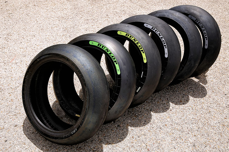 /neumatico-dunlop-moto2-243.jpg