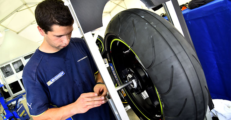 neumatico-intermedio-michelin.jpg