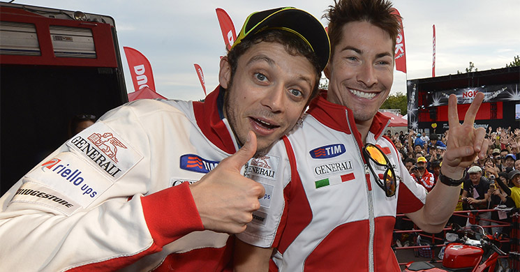 nicky-hayden-valentino-rossi.jpg