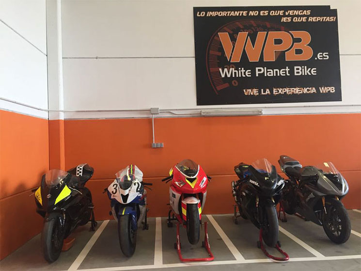 /parking-motos-wpb-2.jpg