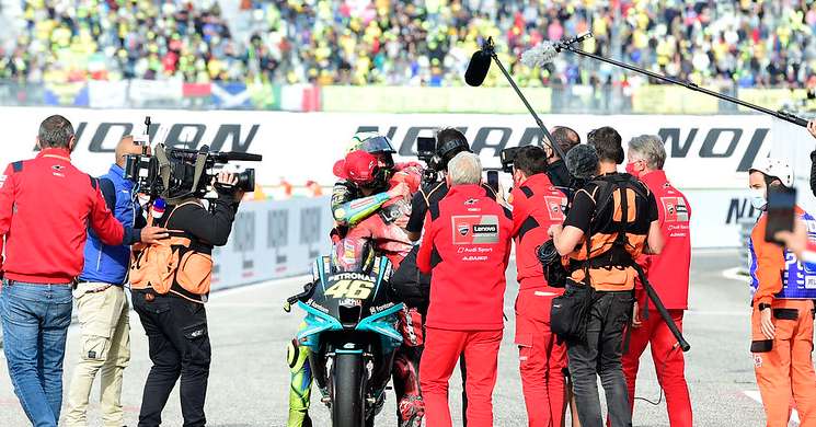 pecco-rossi-abrazo
