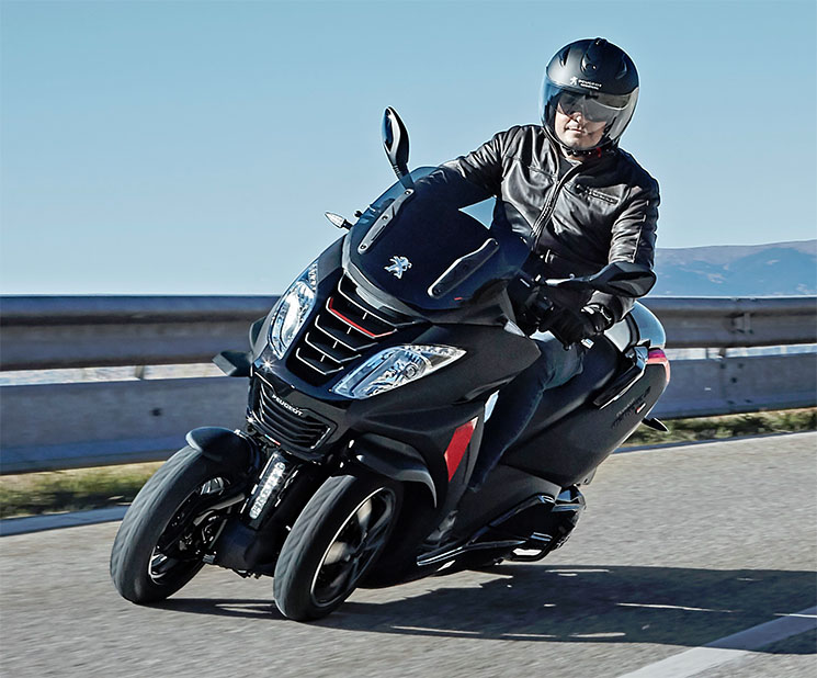 peugeout-metropolis-400-2017-2.jpg
