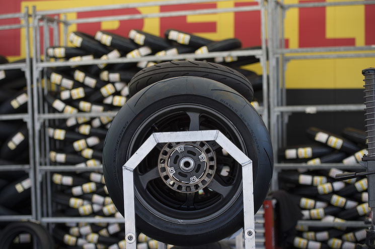 pirelli-sbk-neumaticos-2.jpg