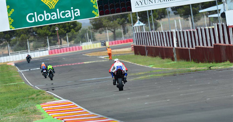 recta-circuito-de-albacete.jpg