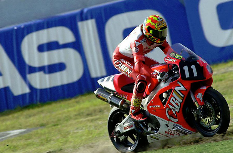 rossi-2001-suzuka.jpg