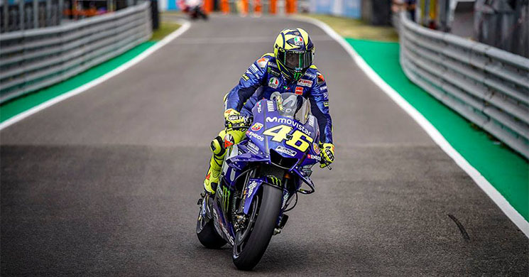 rossi-motogp-pitlane.jpg