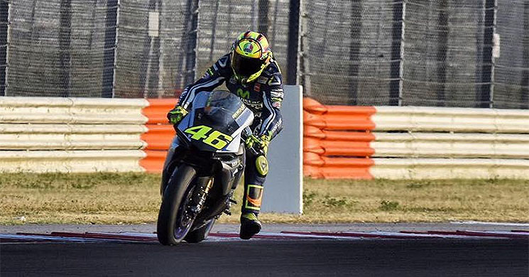 /rossi-yamaha-m1.jpg