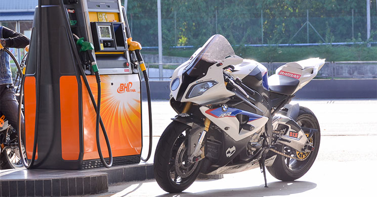 s1000rr-gasolinera.jpg