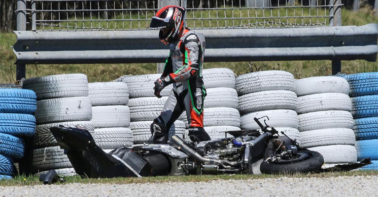 sam-lowes-crash-aprilia.jpg