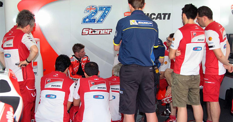 stoner-sepang-test-2016-2.jpg