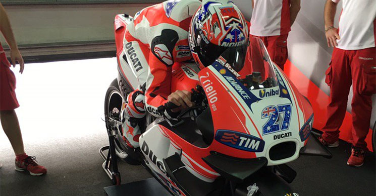 stoner-test_ducati.jpg