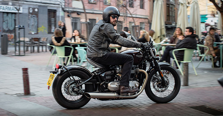 /triumph-bobber.jpg