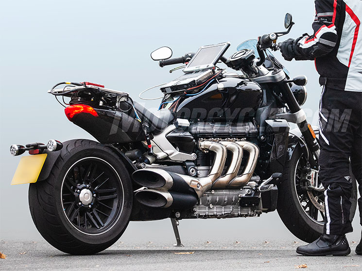 /triumph-rocket-iii-2020-3t3.jpg