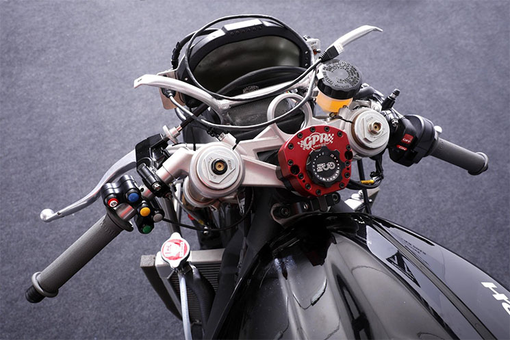 triumph moto2