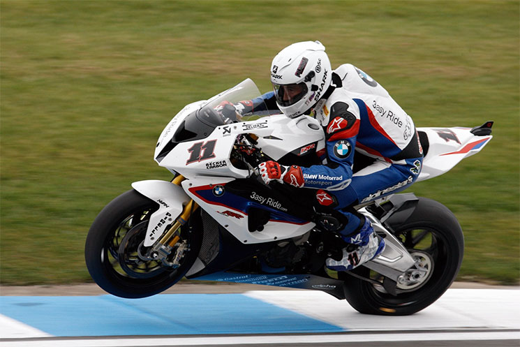 /troy-corser-sbk-2011.jpg