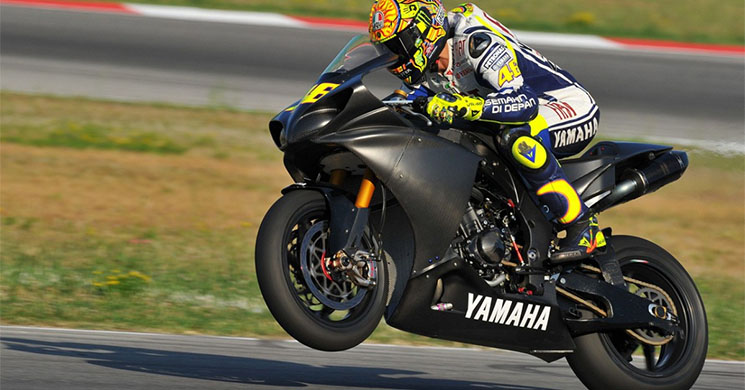 alentino-rossi-yamaha-sbk.jpg