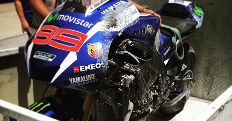 yamaha-m1-lorenzo-crashed.jpg