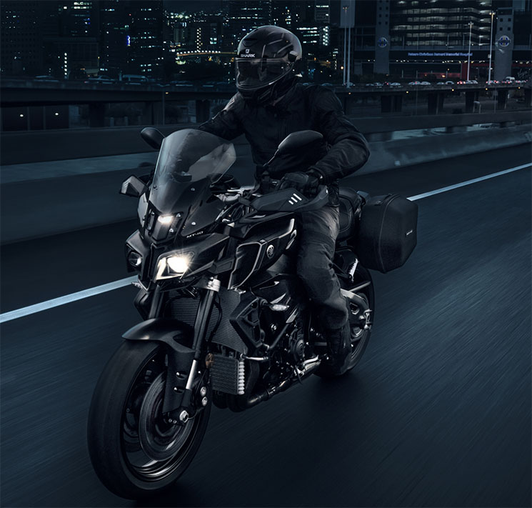 yamaha-mt10-tourer-2.jpg