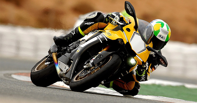 /yamaha-r1-20-aniversario.jpg