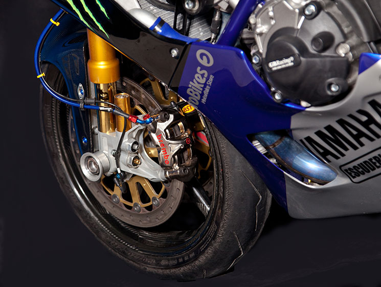 yamaha-r1-escuderia-62-32543.jpg