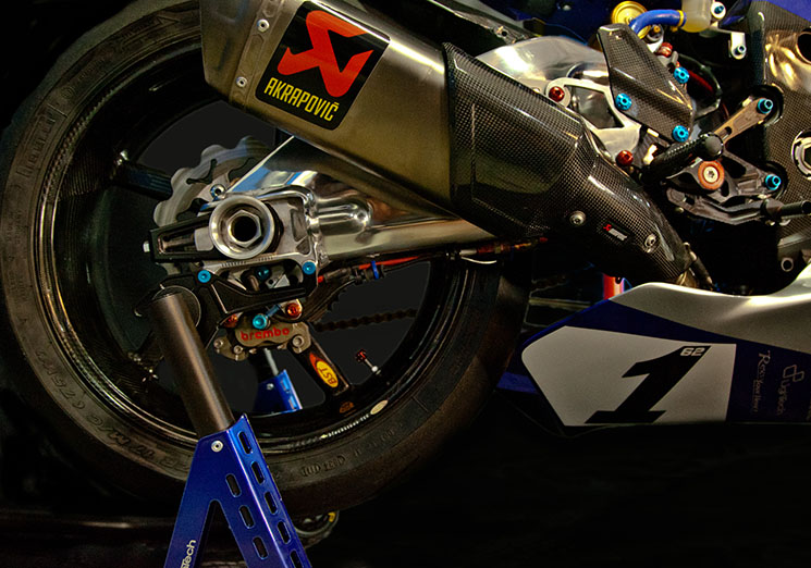 yamaha-r1-escuderia-62-454545.jpg