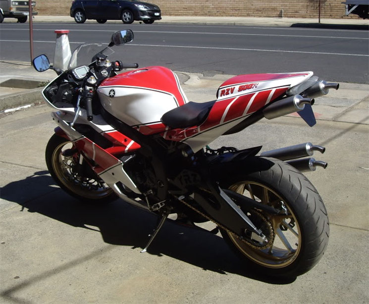 /yamaha-r6-yzr500-3.jpg