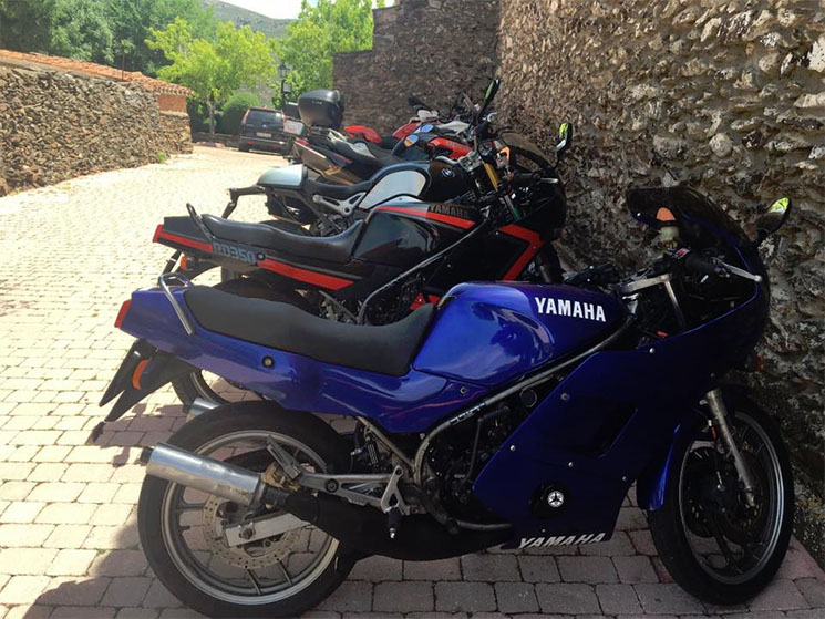 yamaha-rd-350-2.jpg